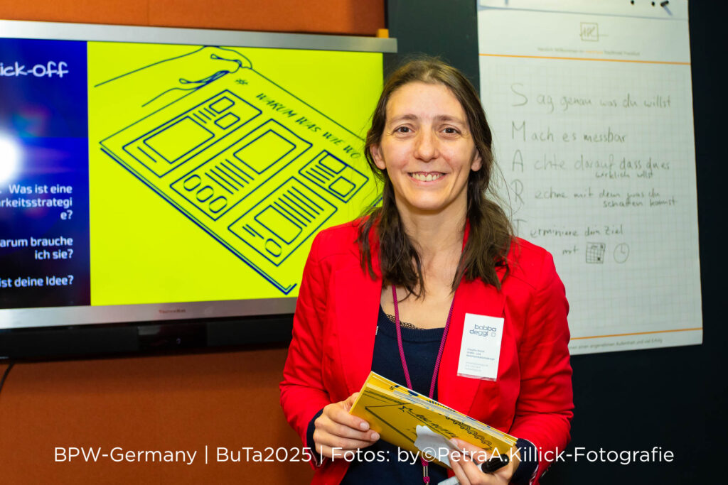 Claudia Rozsa - babbadeggl Kommunikationsdesign mit Schwerpunkte Grafik, Web, UIUX-Design. Workshop zur online Sichtbarkeitsstrategie für Frauen an der Bundestagung 2025 der Business and Professional Women Germany.